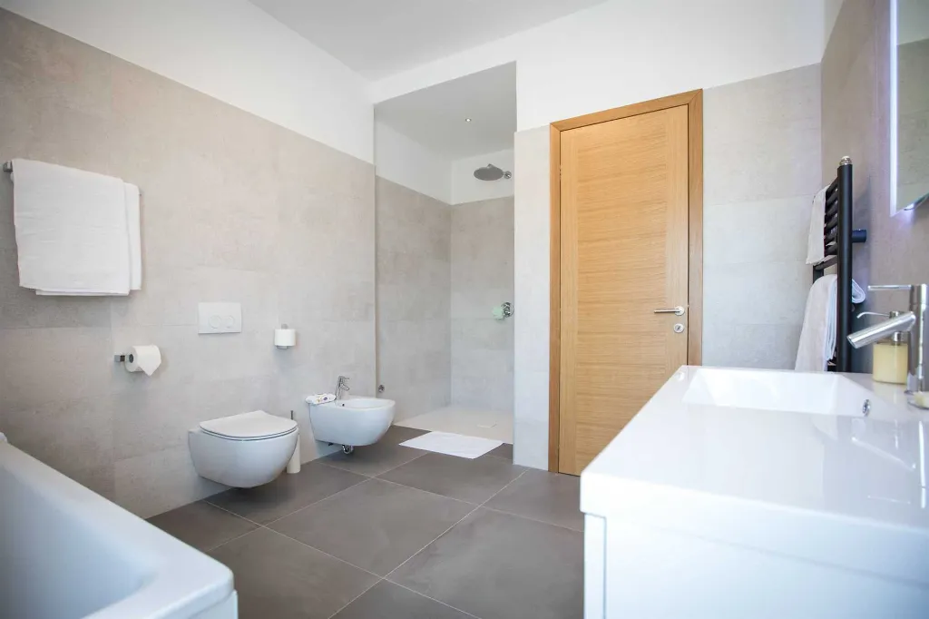 Air-Conditioned 4-Bedroom Villa in Orasac (8 Guests)