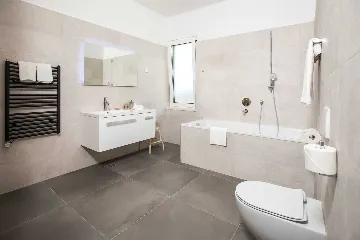 Air-Conditioned 4-Bedroom Villa in Orasac (8 Guests)