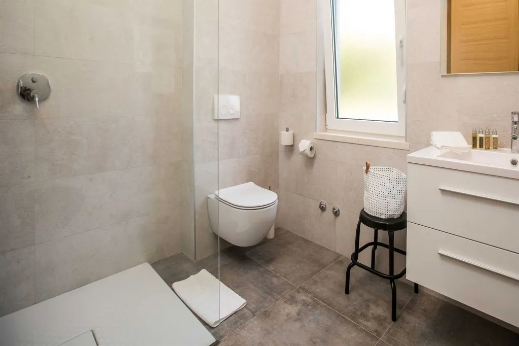 Air-Conditioned 4-Bedroom Villa in Orasac (8 Guests)