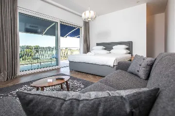 Air-Conditioned 4-Bedroom Villa in Orasac (8 Guests)