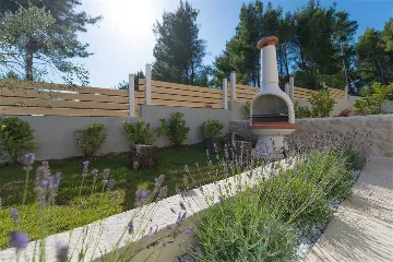 Villa with Private Pool & Sauna in Jelsa