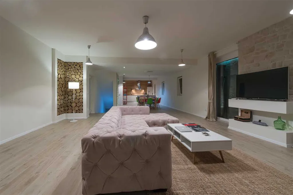 Villa with Private Pool & Sauna in Jelsa