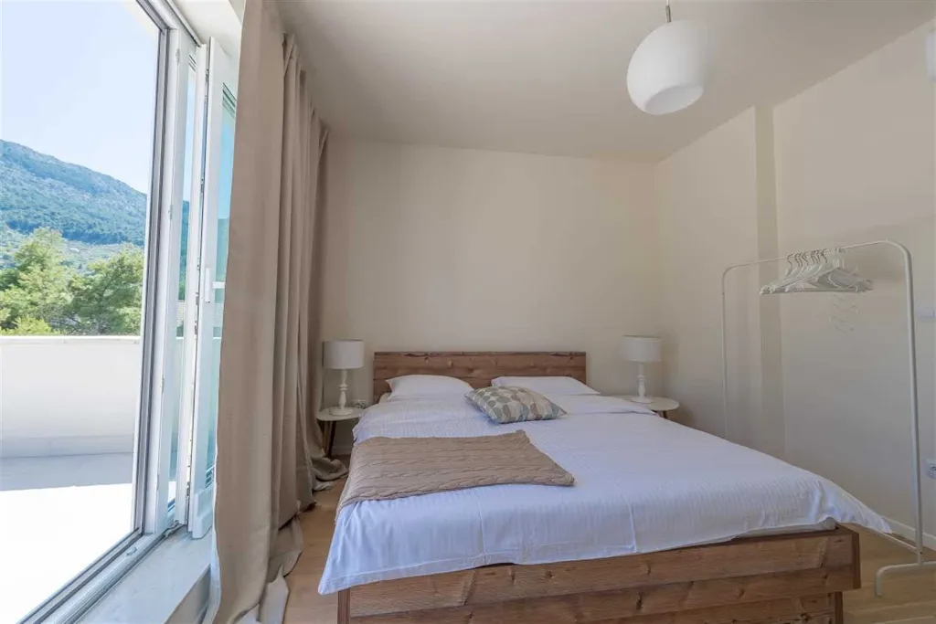 Villa with Private Pool & Sauna in Jelsa