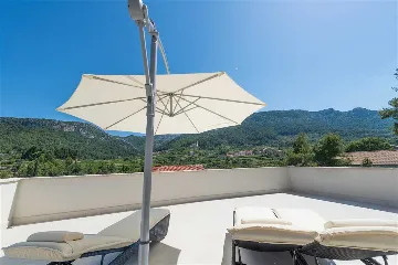 Villa with Private Pool & Sauna in Jelsa