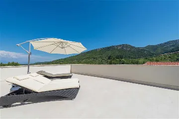 Villa with Private Pool & Sauna in Jelsa