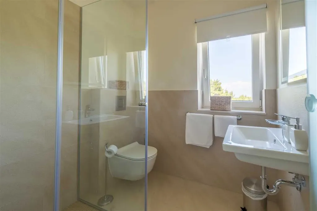 Villa with Private Pool & Sauna in Jelsa