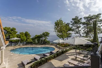 Sumartin Villa with Solar Heated Pool for 14 Guests