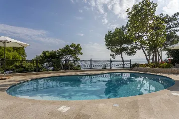 Sumartin Villa with Solar Heated Pool for 14 Guests