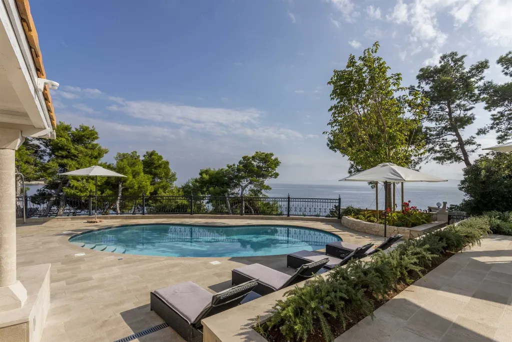 Sumartin Villa with Solar Heated Pool for 14 Guests