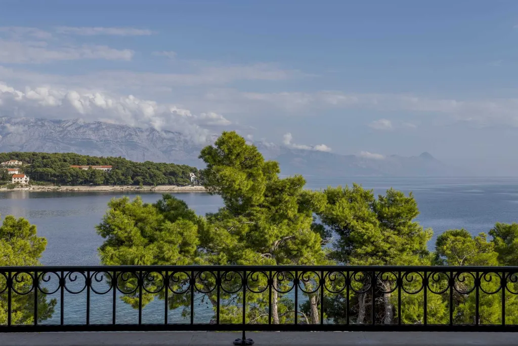 Sumartin Villa with Solar Heated Pool for 14 Guests