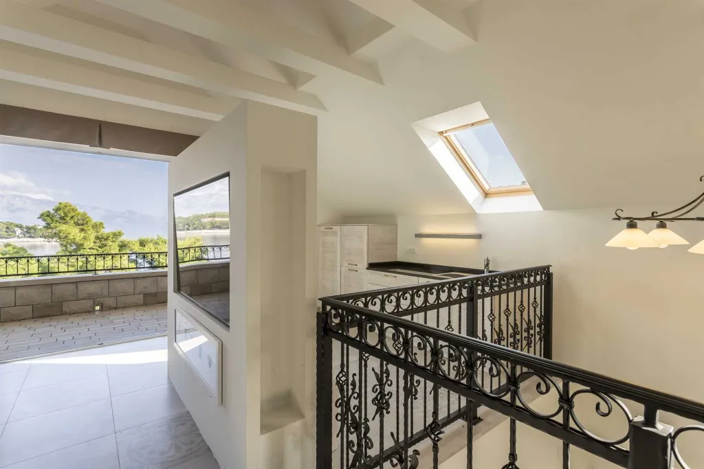 Sumartin Villa with Solar Heated Pool for 14 Guests