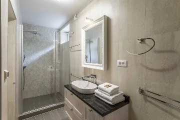 Sumartin Villa with Solar Heated Pool for 14 Guests