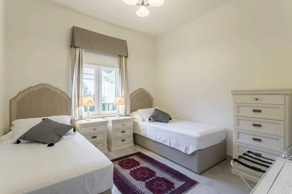 Sumartin Villa with Solar Heated Pool for 14 Guests
