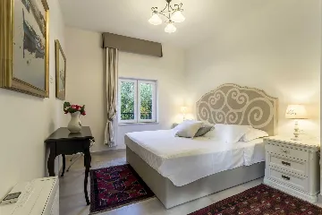 Sumartin Villa with Solar Heated Pool for 14 Guests