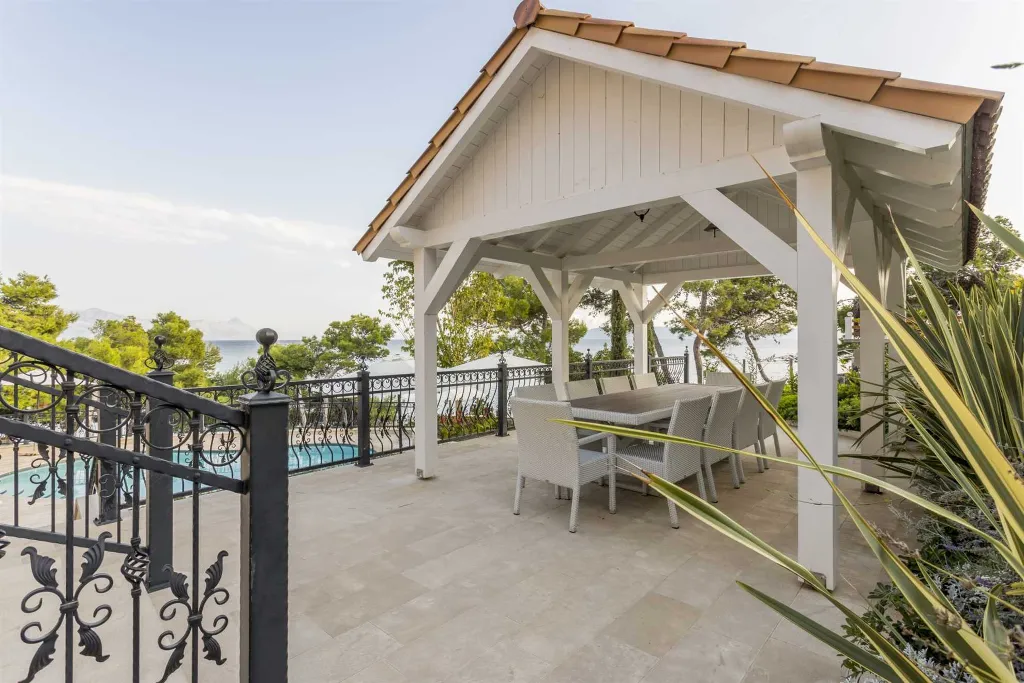 Sumartin Villa with Solar Heated Pool for 14 Guests