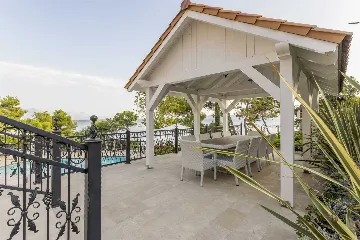 Sumartin Villa with Solar Heated Pool for 14 Guests