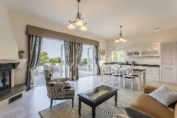 Sumartin Villa with Solar Heated Pool for 14 Guests