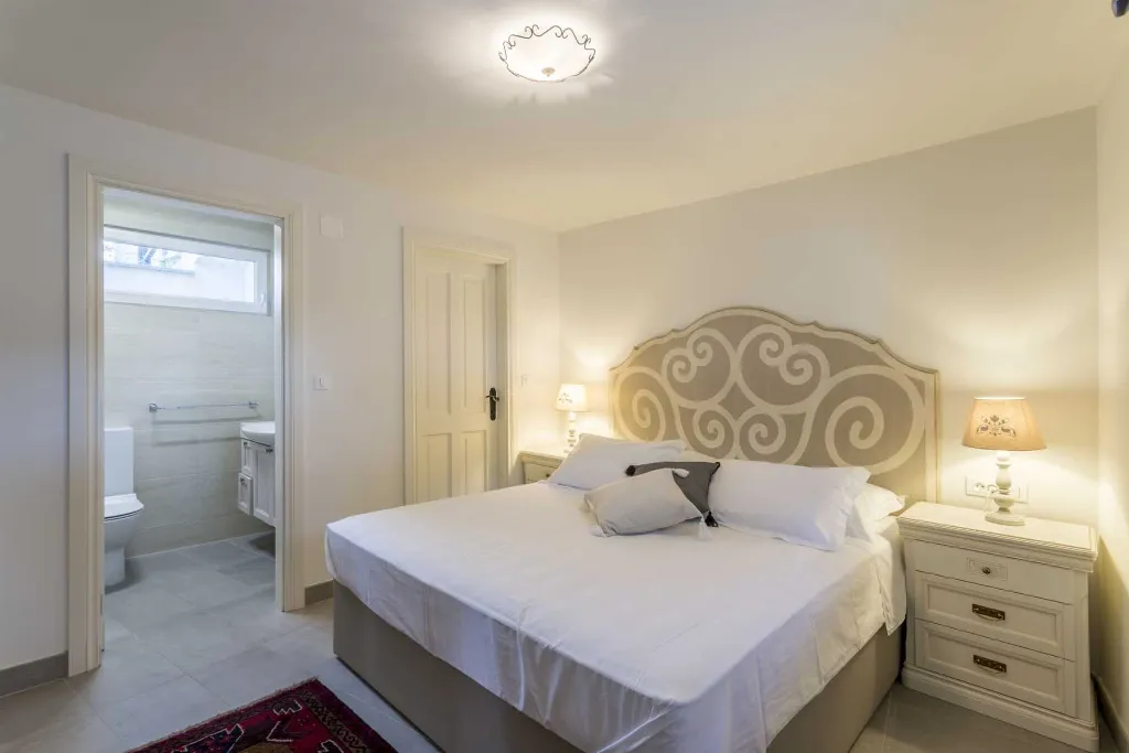 Sumartin Villa with Solar Heated Pool for 14 Guests