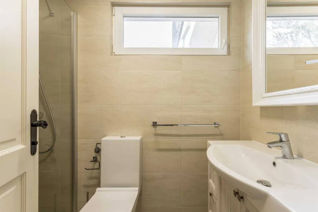 Sumartin Villa with Solar Heated Pool for 14 Guests