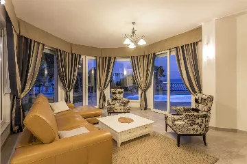 Sumartin Villa with Solar Heated Pool for 14 Guests