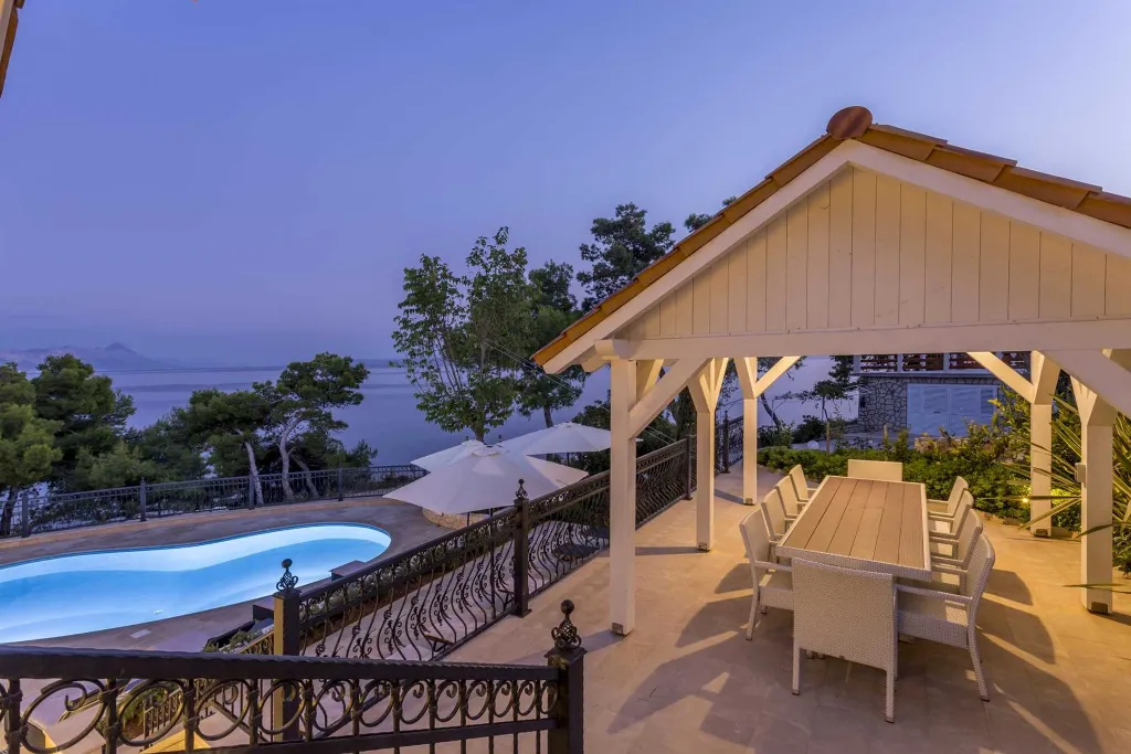 Sumartin Villa with Solar Heated Pool for 14 Guests