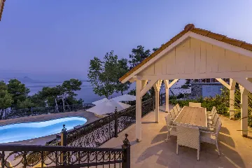Sumartin Villa with Solar Heated Pool for 14 Guests