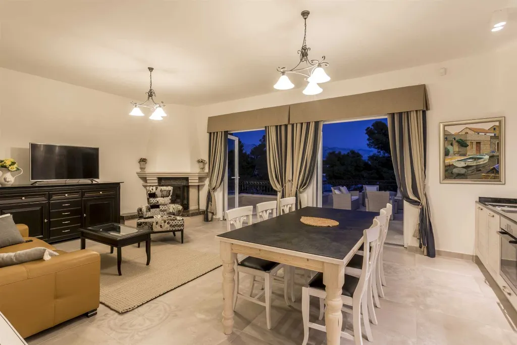 Sumartin Villa with Solar Heated Pool for 14 Guests