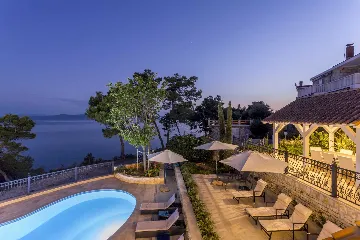 Sumartin Villa with Solar Heated Pool for 14 Guests