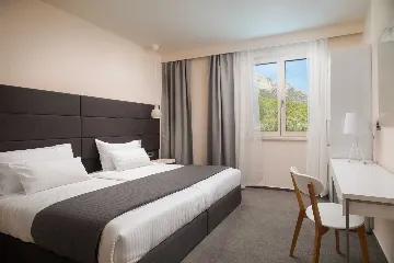 Villa with Heated Pool in Podaci (up to 8 guests)