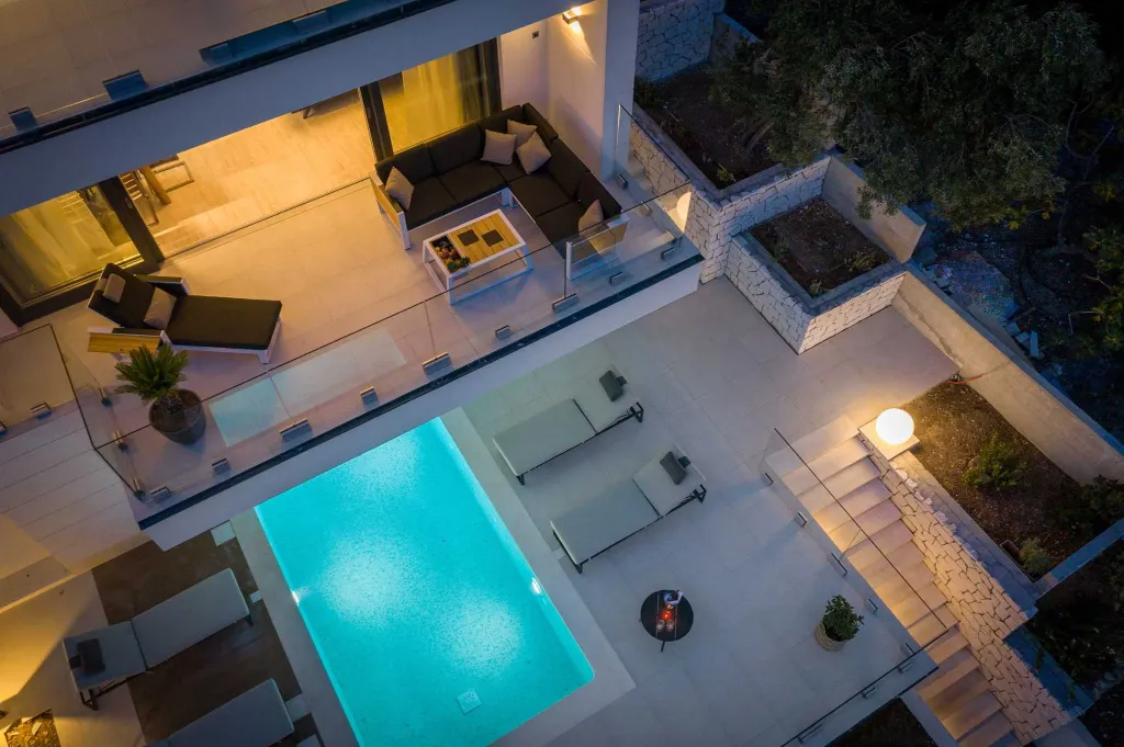 Villa with Heated Pool in Podaci (up to 8 guests)