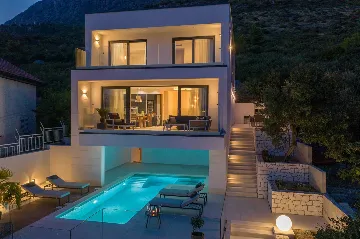 Villa with Heated Pool in Podaci (up to 8 guests)