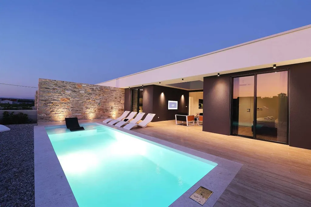 Villa with Outdoor Pool in Kraj for 6 Guests