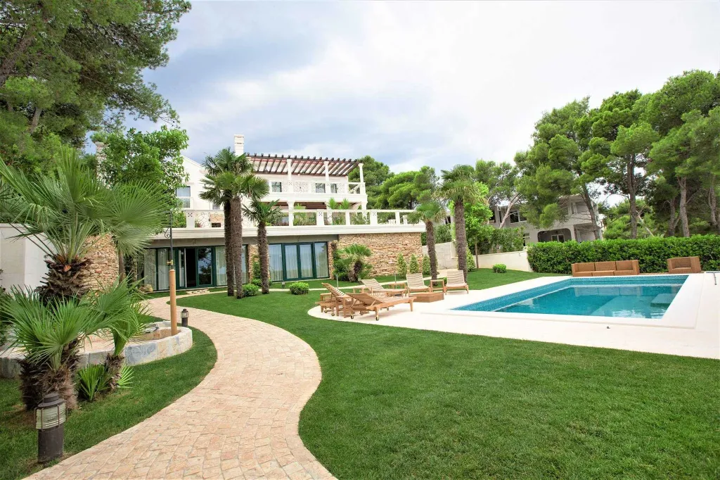 Ciovo Villa with Heated Pool and Sea Access