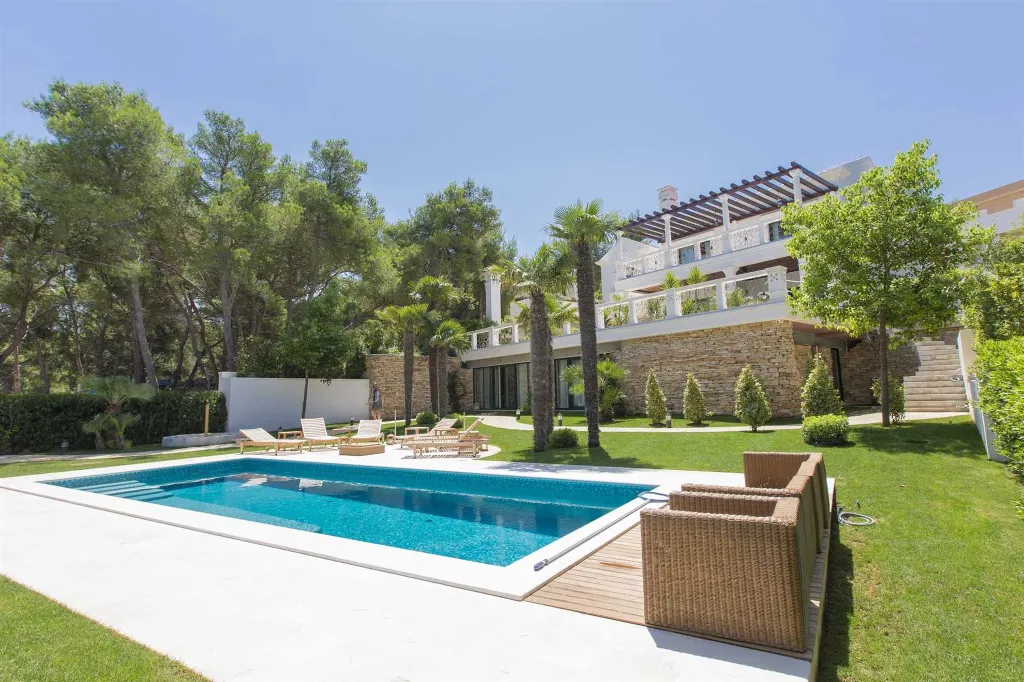 Ciovo Villa with Heated Pool and Sea Access