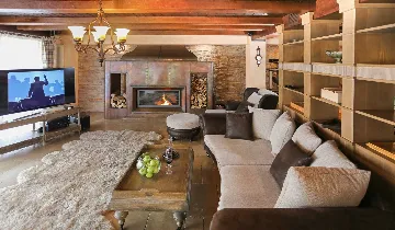 Ciovo Villa with Heated Pool and Sea Access