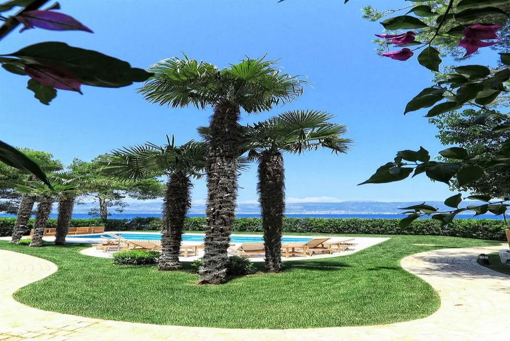 Ciovo Villa with Heated Pool and Sea Access