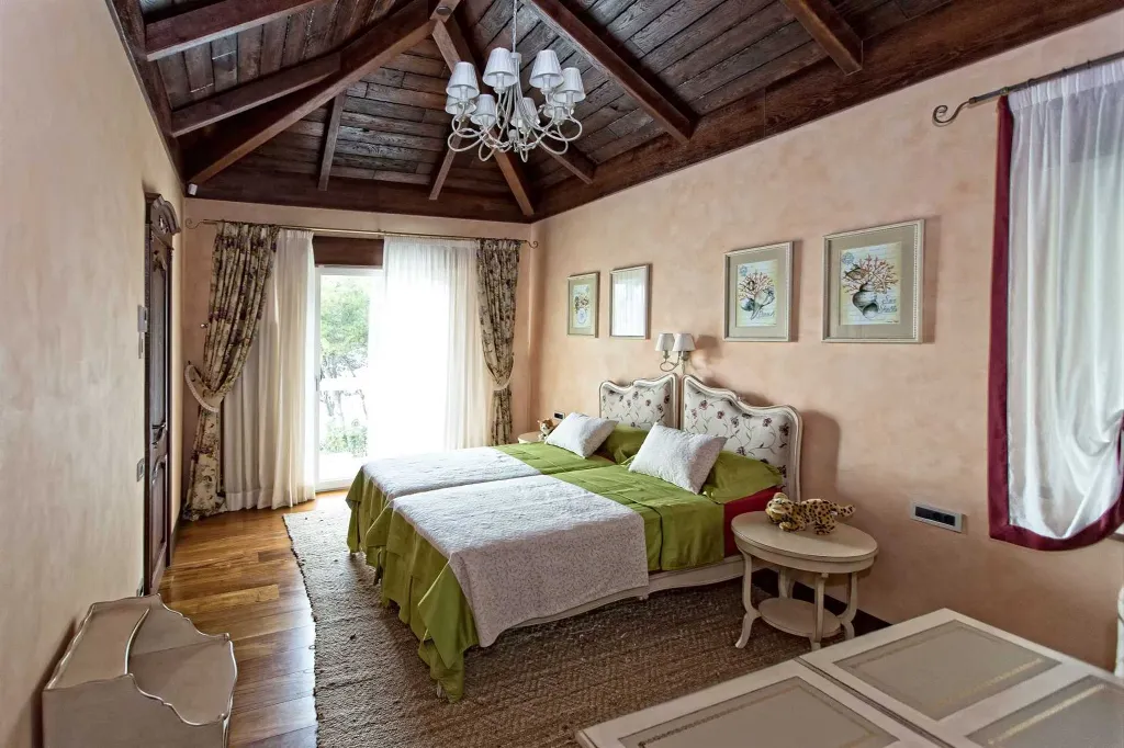 Ciovo Villa with Heated Pool and Sea Access