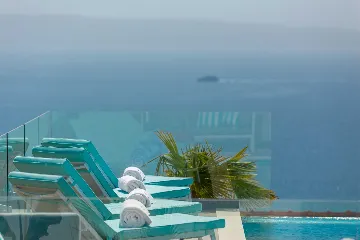 Infinity-Pool Villa in Trogir for 8 Guests