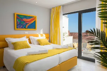 Infinity-Pool Villa in Trogir for 8 Guests