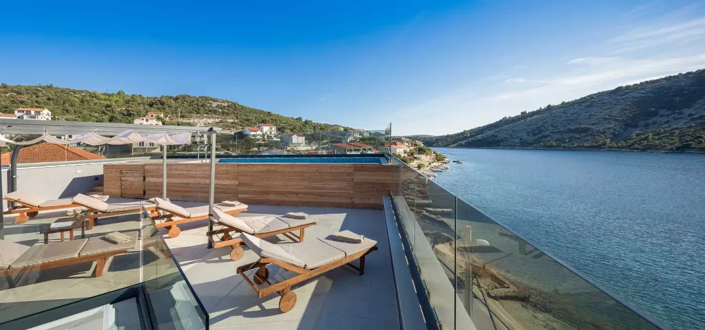5-Bedroom Villa in Vinišće for 10 Guests