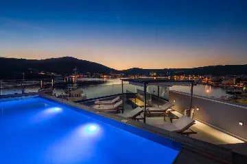 5-Bedroom Villa in Vinišće for 10 Guests