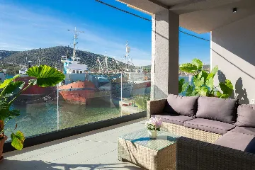 5-Bedroom Villa in Vinišće for 10 Guests