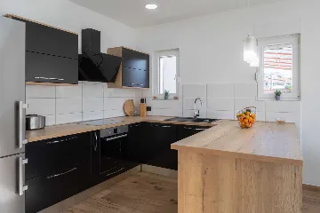 5-Bedroom Villa in Vinišće for 10 Guests