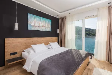 5-Bedroom Villa in Vinišće for 10 Guests