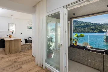 5-Bedroom Villa in Vinišće for 10 Guests