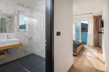 5-Bedroom Villa in Vinišće for 10 Guests