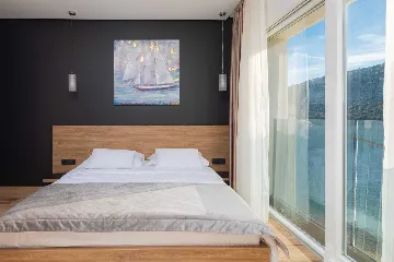 5-Bedroom Villa in Vinišće for 10 Guests