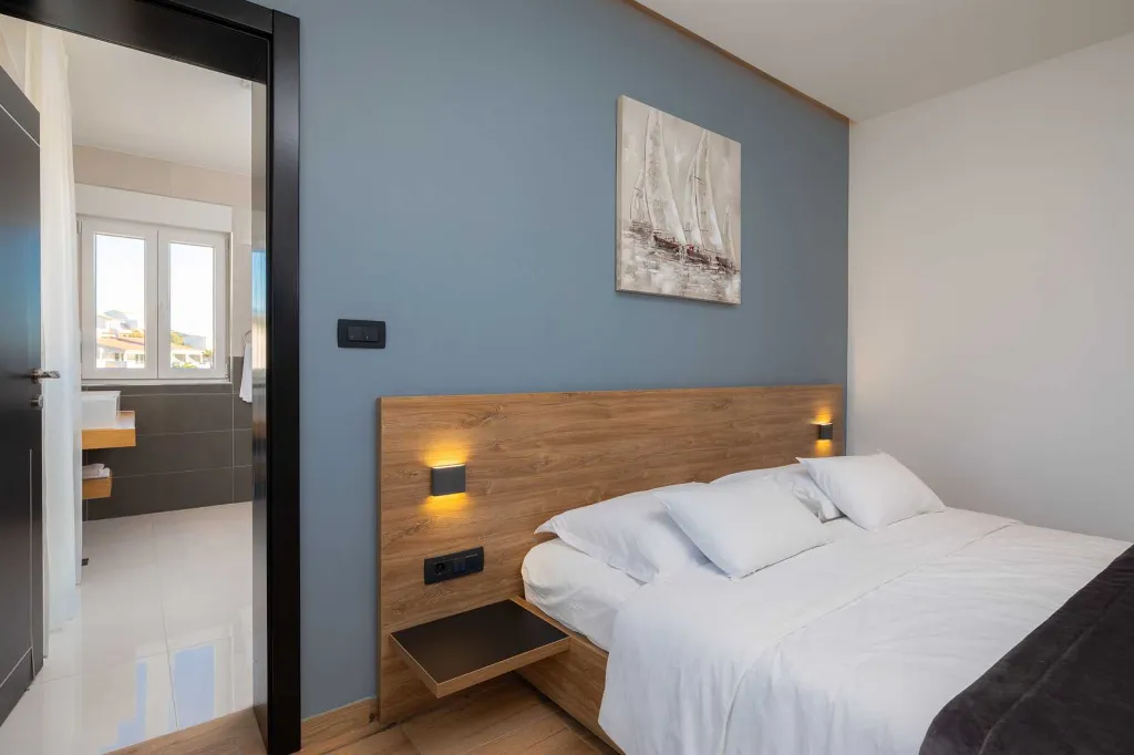 5-Bedroom Villa in Vinišće for 10 Guests