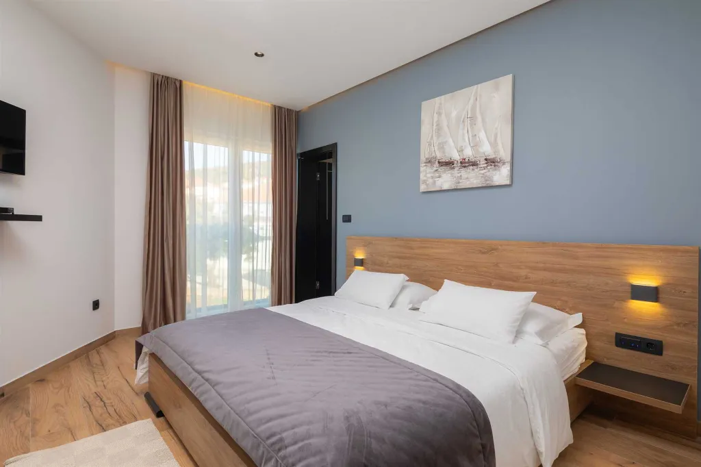 5-Bedroom Villa in Vinišće for 10 Guests