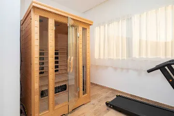 5-Bedroom Villa in Vinišće for 10 Guests